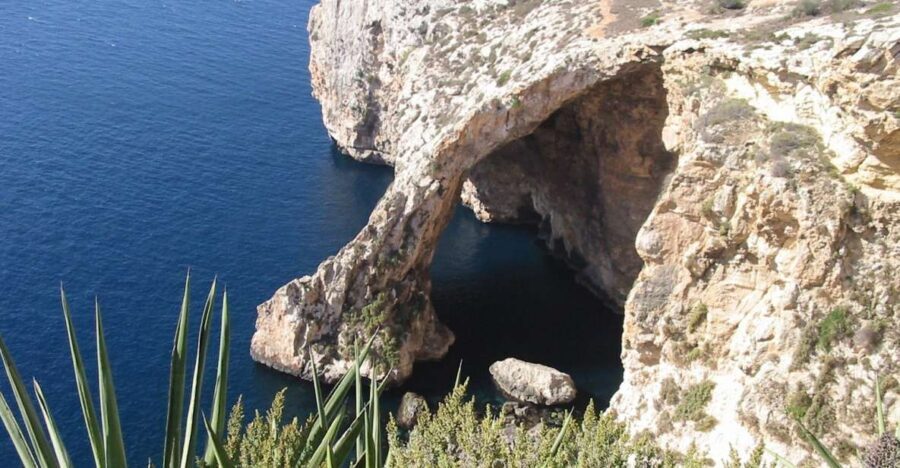 Southern Malta: Blue Grotto, Hagar Qim, and Marsaxlokk Tour - Blue Grotto and Wied iz-Żurrieq: The Morning Start You’ll Remember