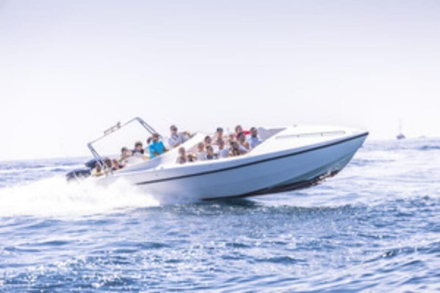 St Julians: Powerboat Gozo, Comino and Blue Lagoon - Two Hours Free in Gozo: How to Make That Window Work