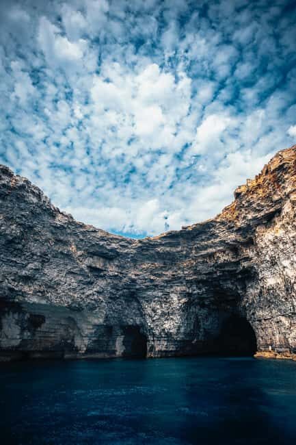 St Pauls: Gozo & Comino Islands, Blue Lagoon & Seacaves Tour - Getting aboard: where to find the Mermaid and why timing matters