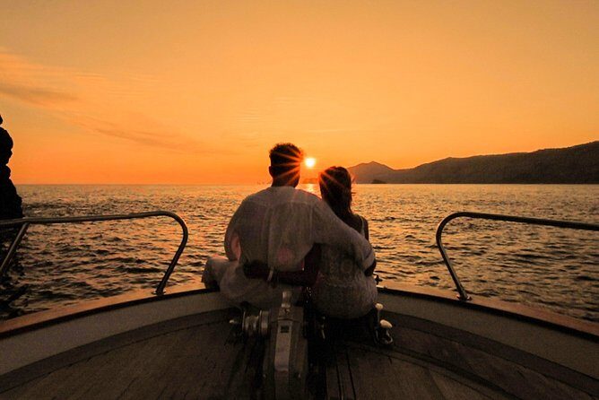 Sunset Private Boat Trip, Charter Malta Gozo Comino Blue lagoon - Blue Lagoon time: the famous water, without the crowding pressure