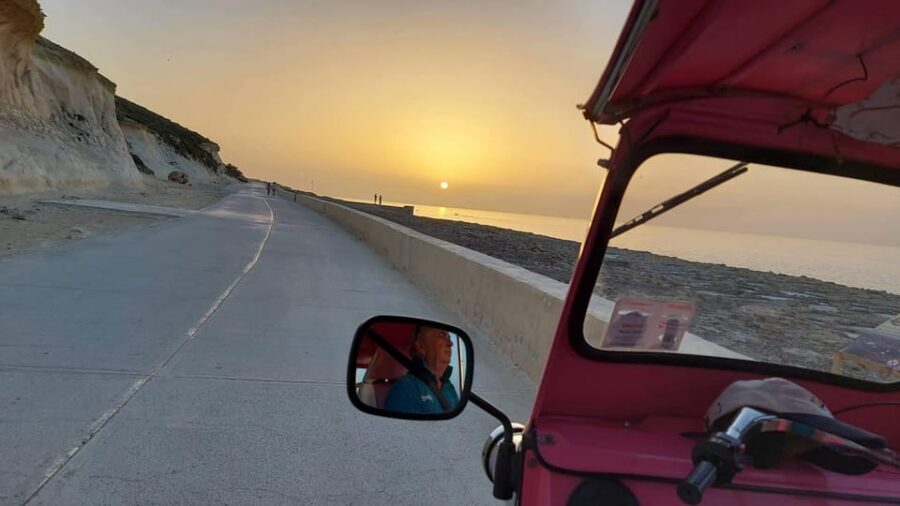 Sunset Tuk Tuk Tour in Gozo & Blue Lagoon (Comino) - Comino Caves and Crystal Lagoon: Rugged Coasts, Quick Sightseeing Wins