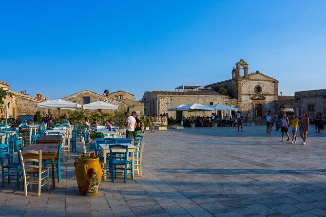 Syracuse and Marzamemi Sicily Tour - Ortigia and Piazza Duomo: where the layers really show