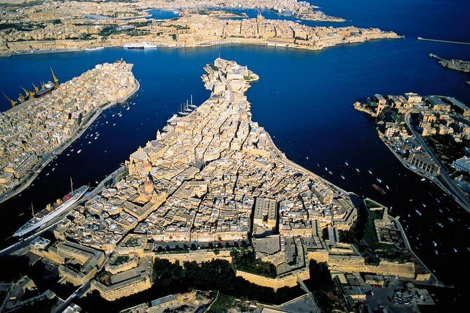Three Cities guided tour including harbour boat tour - The Vittoriosa waterfront to the dghajsa boat: the Grand Harbour from street level