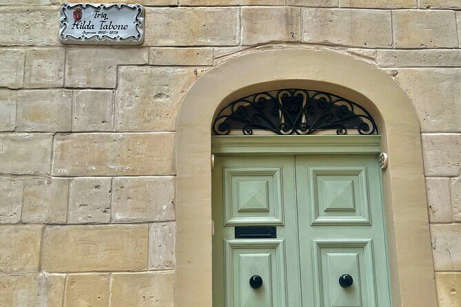 Three cities walking tour incl. entrance to Inquisitor's palace - Siculo–Norman house and the Knights’ neighborhoods