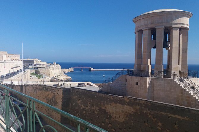 Valletta City of Gentlemen guided walking tour - Lower Barrakka Gardens and the Siege Bell: where old stories meet modern space