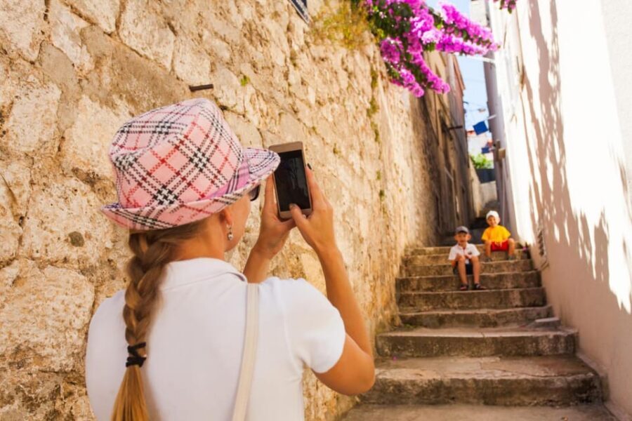 Valletta: Express Walk with a Local in 60 minutes - Who should book this express walk, and who should not