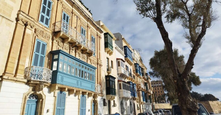 Valletta: Guided City Walking Tour - Walking Past Squares, Auberges, and Palaces: How the City’s Power Shows Up in Stone
