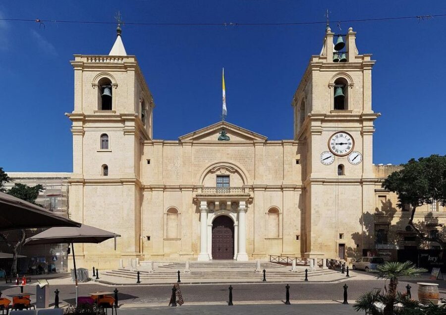 Valletta: Half-Day City Discovery Walking Tour - Grandmaster Palace and Fort St. Elmo: where the city’s power shows