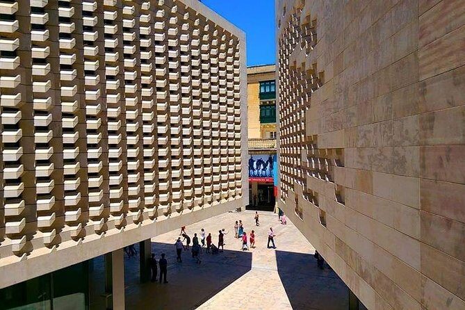 Valletta Walking Tour, In a Small Group - Stop 6: Independence Square—seeing Valletta’s old-to-new face