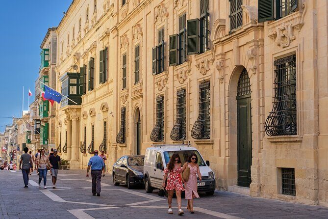 Valletta's Hidden Minds: Self-Guided Psychological Puzzle Walk - How Valletta Hidden Minds works: a self-guided puzzle walk with Questo
